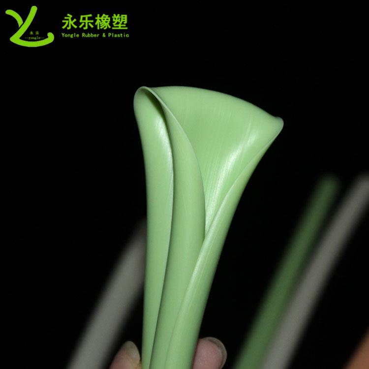 硅膠吸管，擠出異形硅膠吸管，食品級(jí)硅膠吸管
